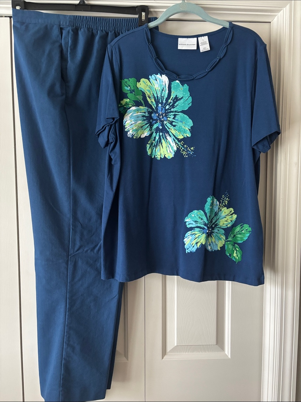 Alfred Dunner Women’s Navy/Royal Blue Floral Short-Sleeve Top & Plain Pants Set